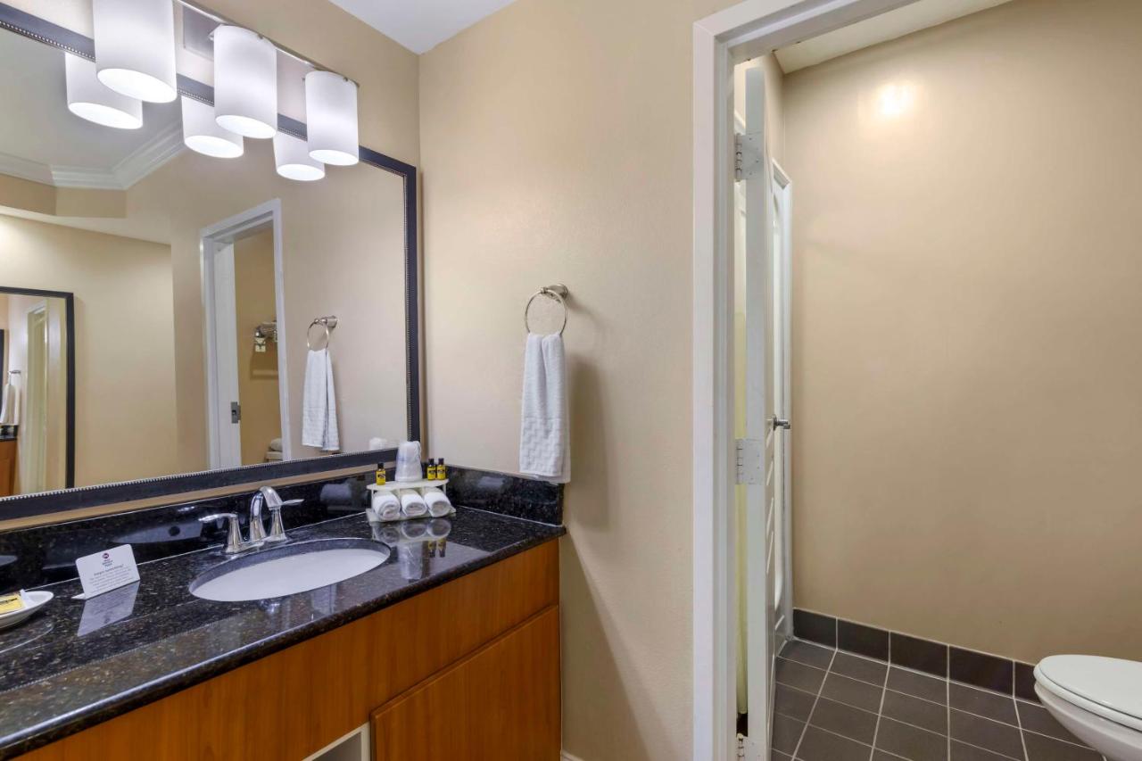 King Room at Best Western Plus Kingsland