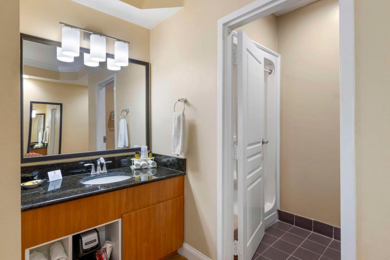 Double Room with Two Double Beds at Best Western Plus Kingsland