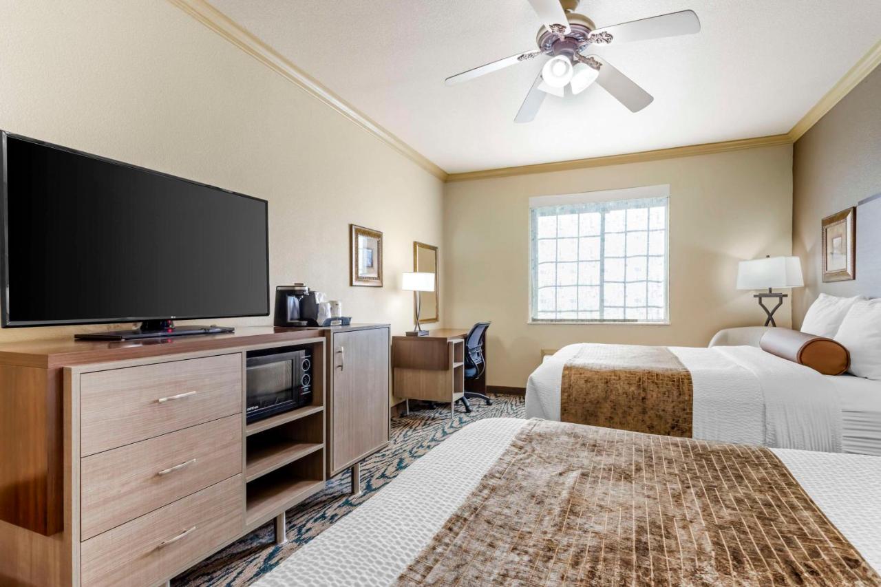 | Best Western Plus Crown Colony Inn & Suites