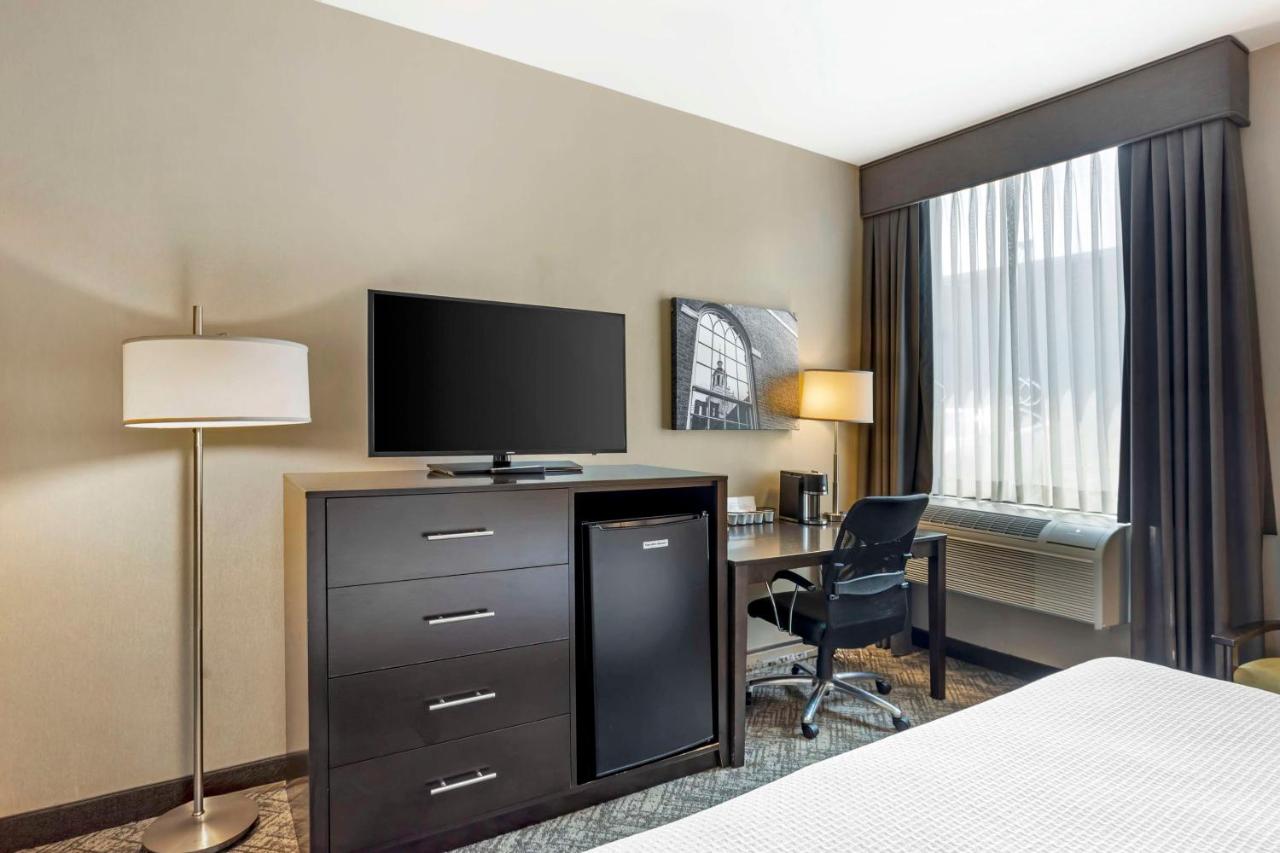 | Best Western Plus Philadelphia-Pennsauken Hotel