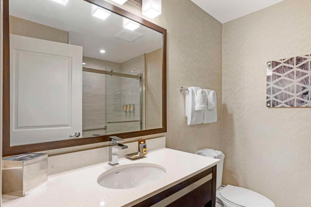 | Best Western Plus Philadelphia-Pennsauken Hotel
