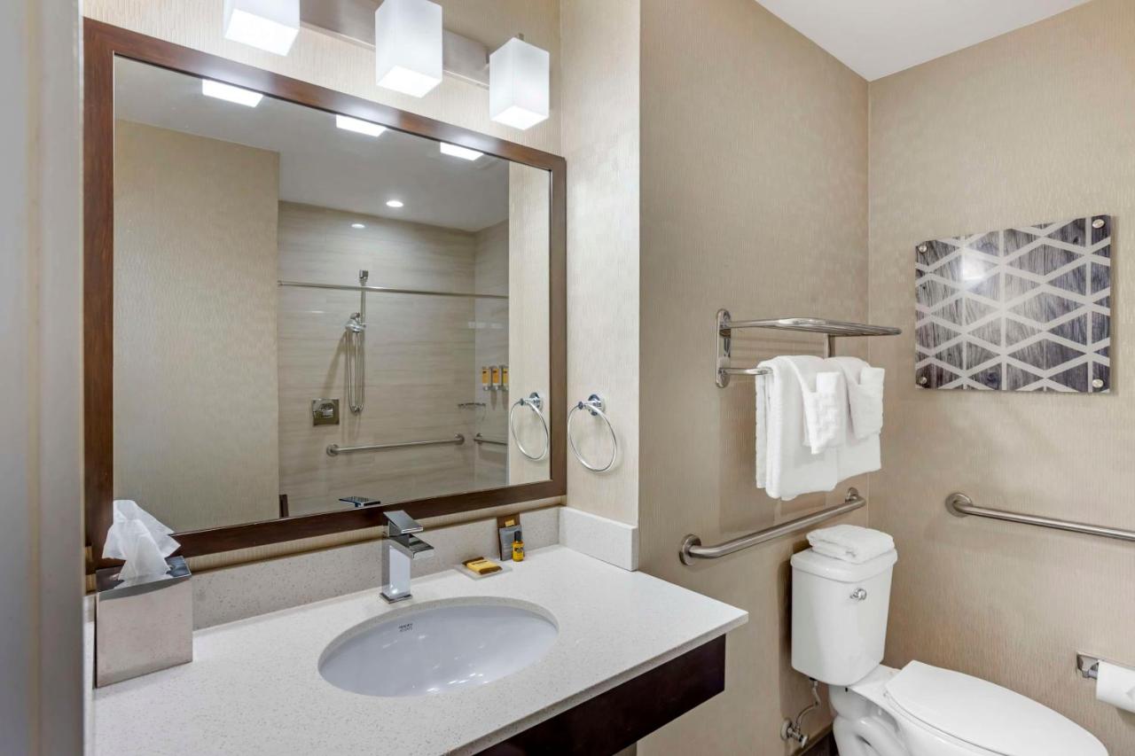 | Best Western Plus Philadelphia-Pennsauken Hotel