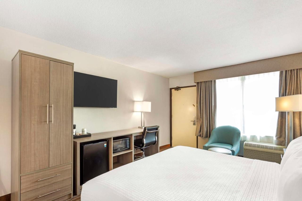 | Best Western Mill River Manor