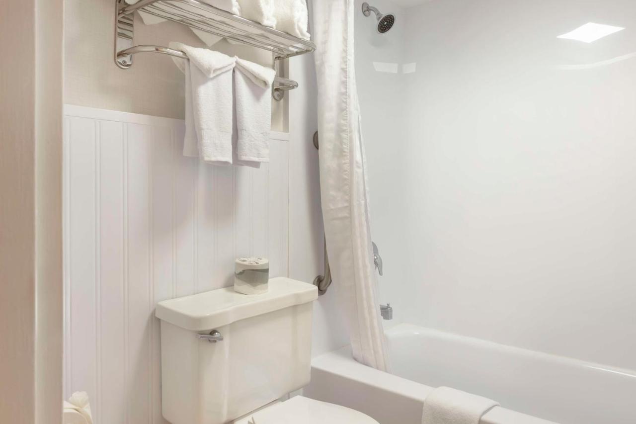  | Best Western Mill River Manor