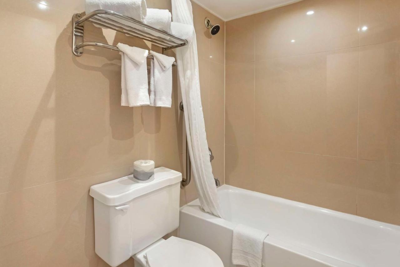 | Best Western Mill River Manor