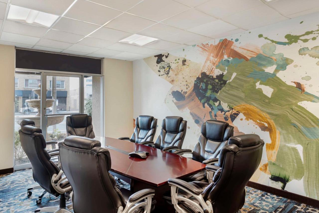 | Best Western Mill River Manor