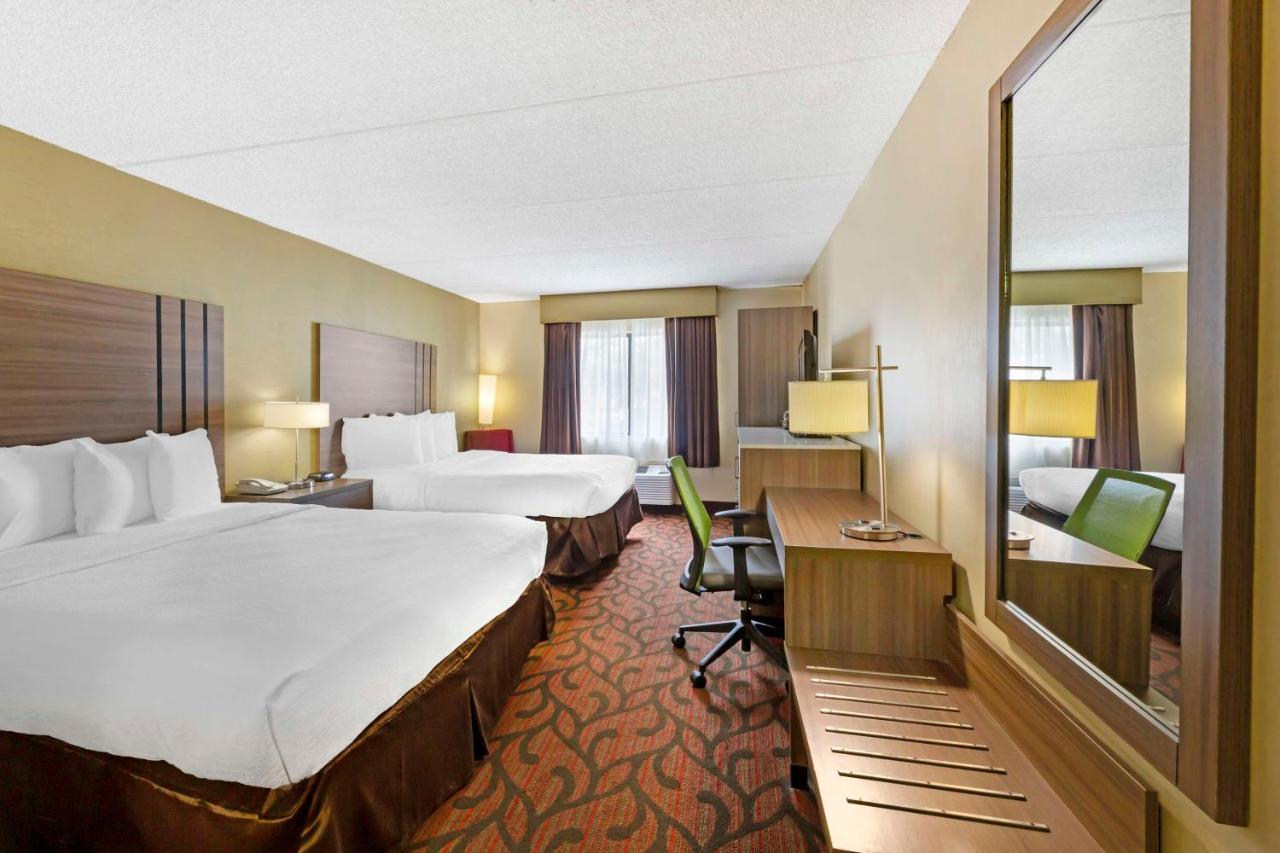 Queen Room with Two Queen Beds - Non-Smoking at Best Western Rochester Marketplace Inn