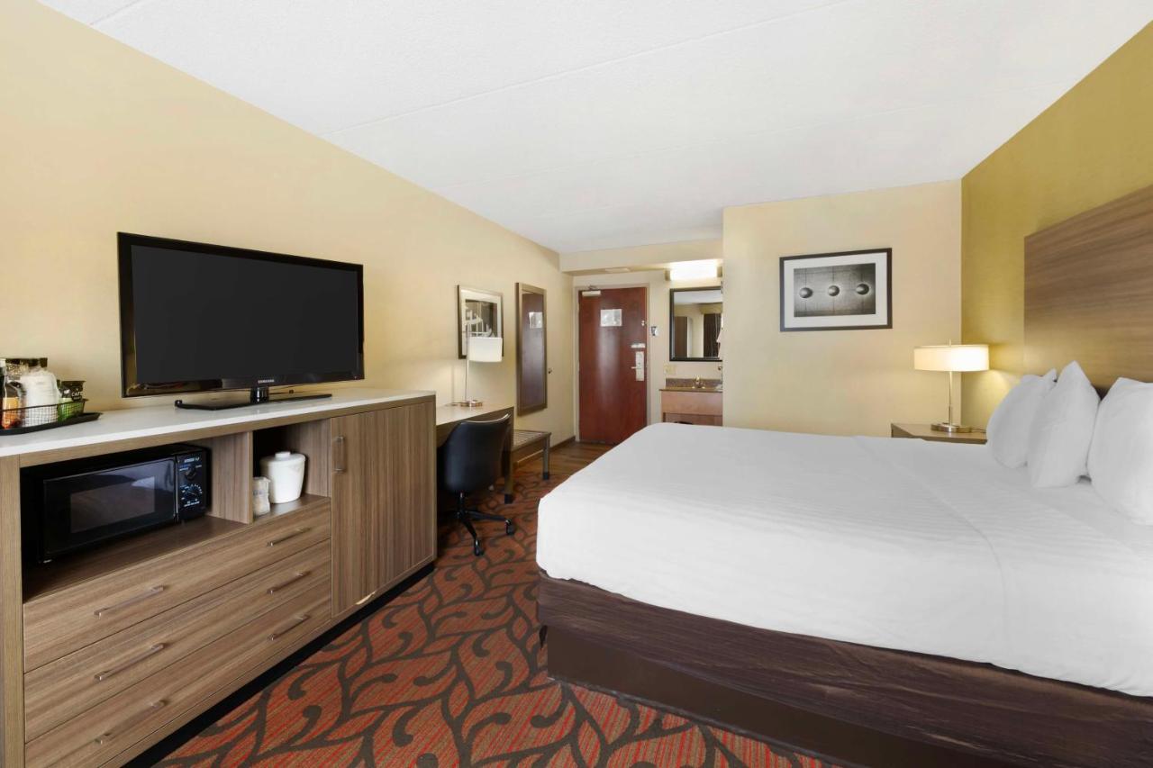 King Room - Non-Smoking at Best Western Rochester Marketplace Inn