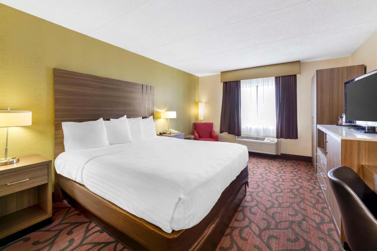 King Room - Non-Smoking at Best Western Rochester Marketplace Inn