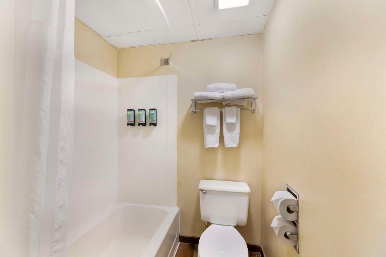 Queen Room with Two Queen Beds - Non-Smoking at Best Western Rochester Marketplace Inn