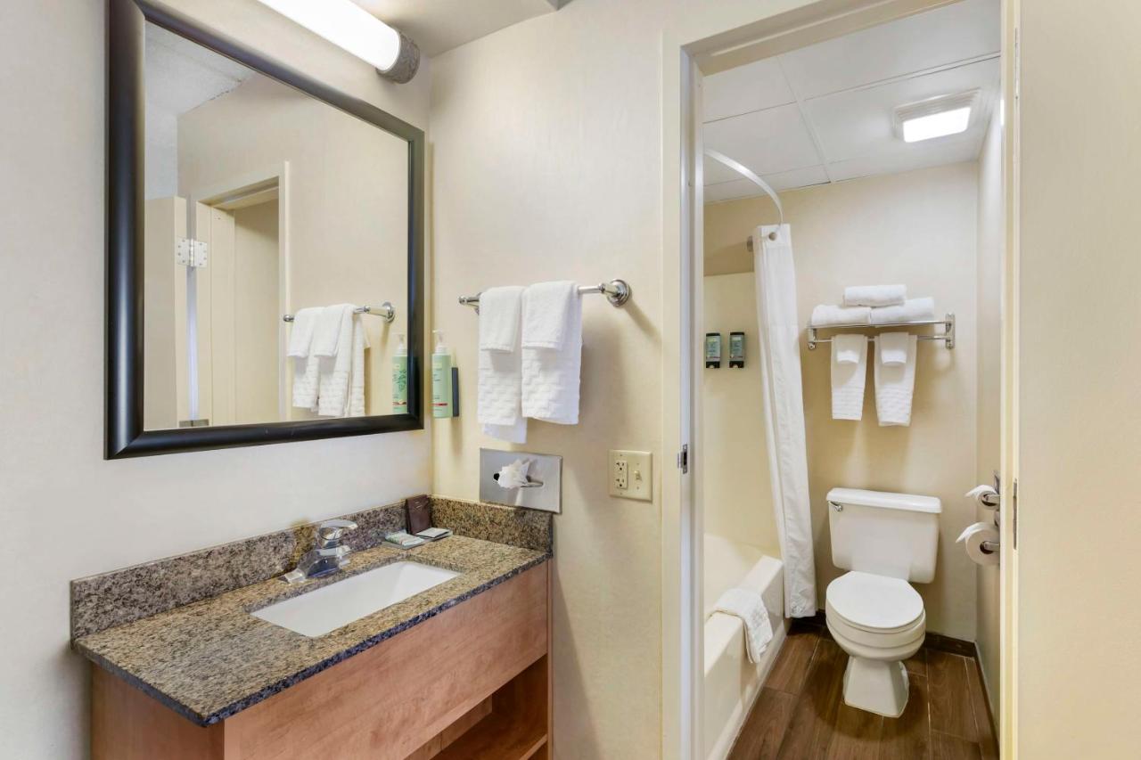 King Room - Non-Smoking at Best Western Rochester Marketplace Inn