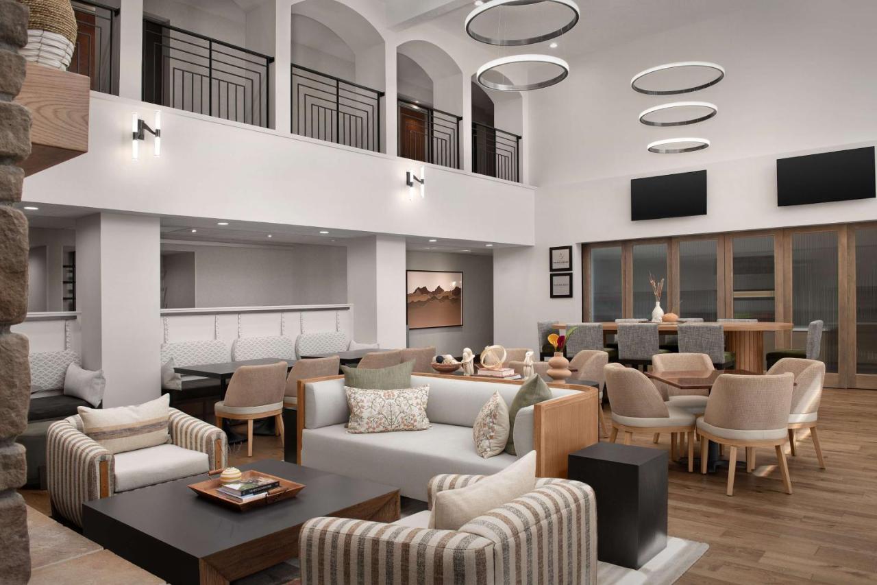 | Hampton Inn & Suites Paso Robles
