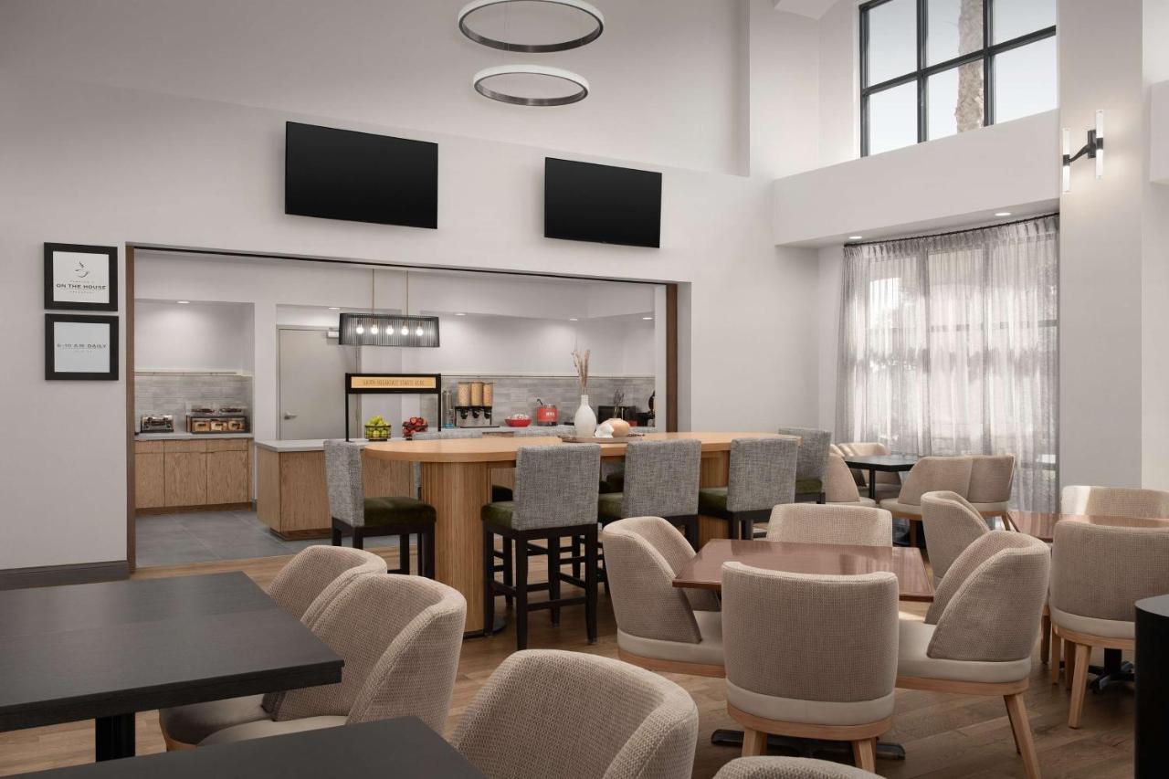 | Hampton Inn & Suites Paso Robles