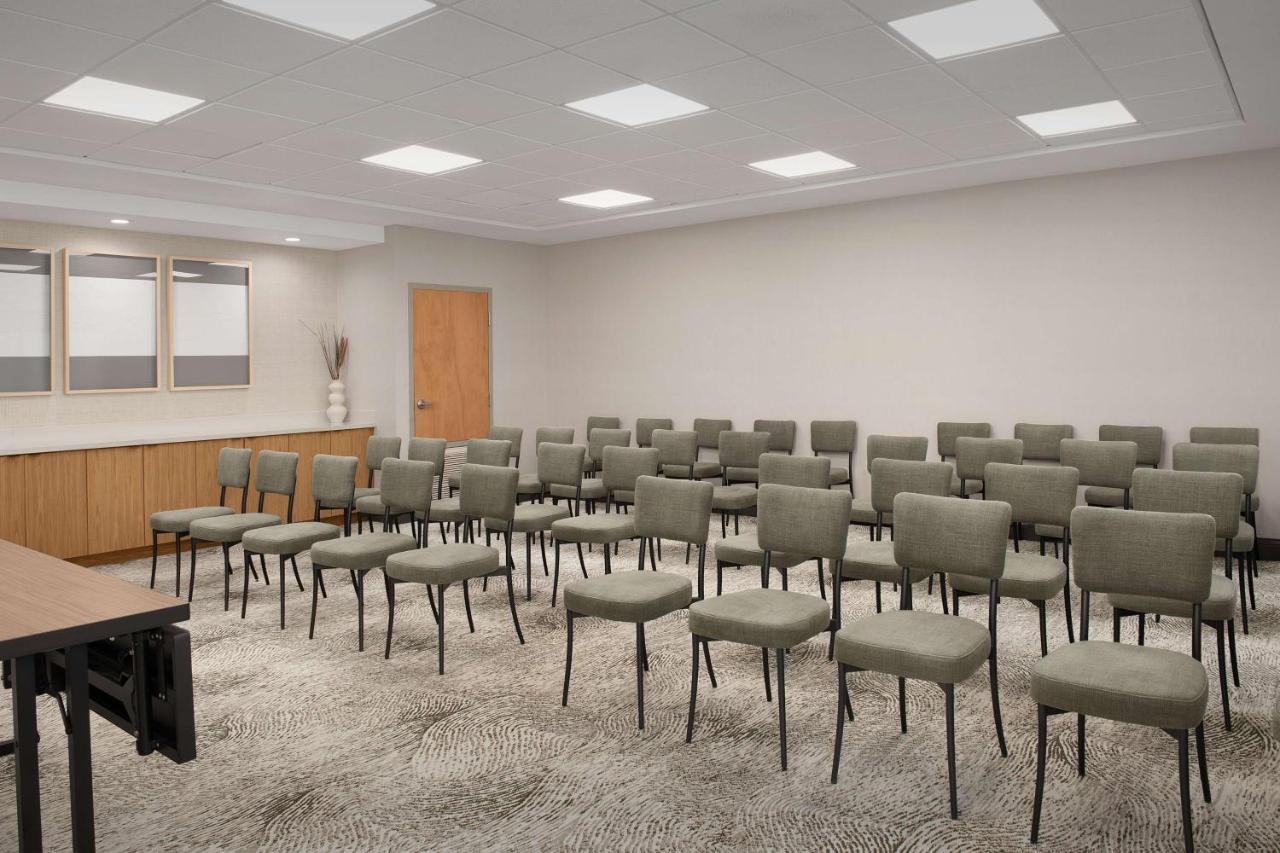 | Hampton Inn & Suites Paso Robles