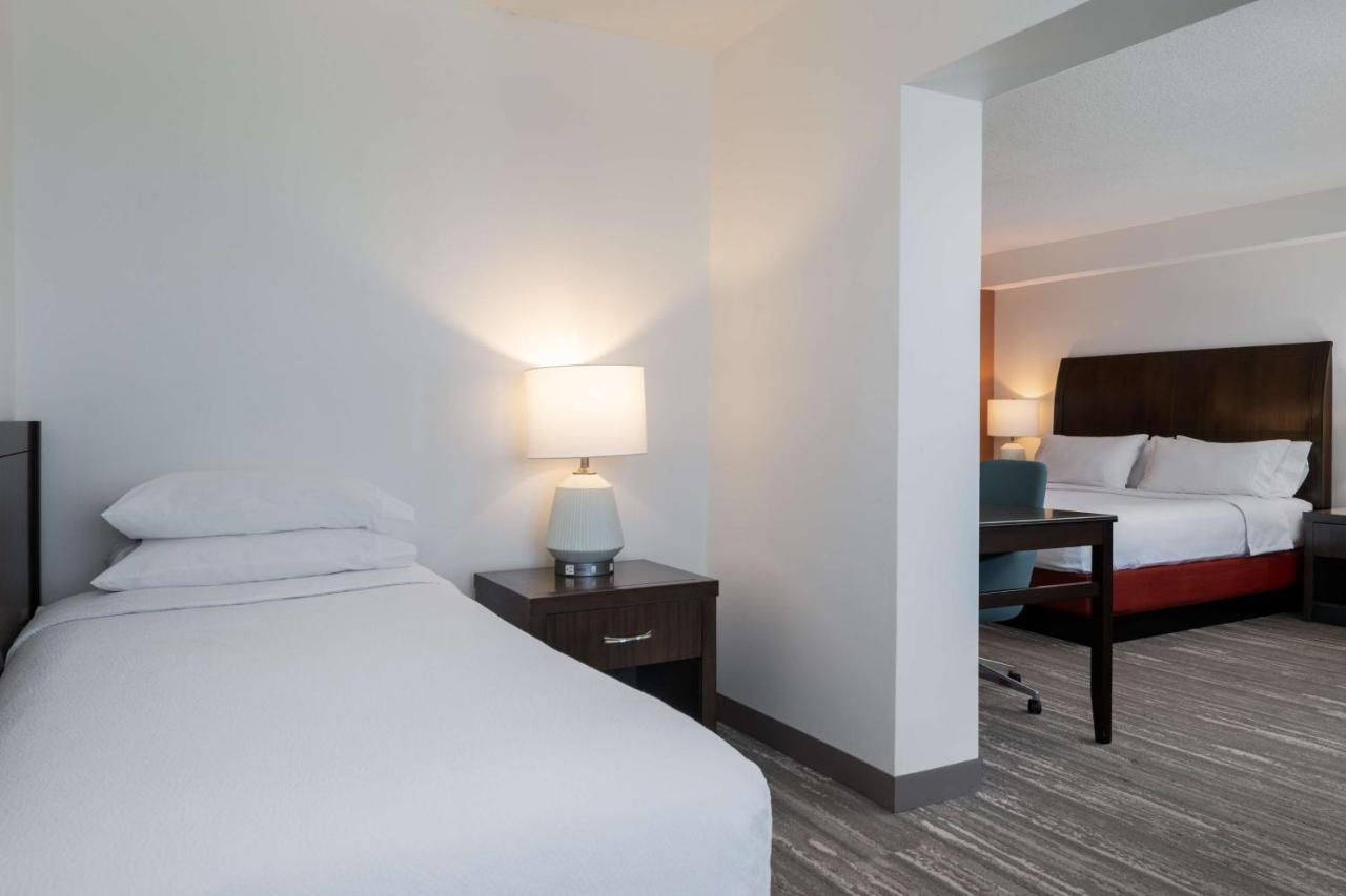 Deluxe King Room with Extra Bed - Balcony with Ocean-Front View at Hilton Garden Inn Daytona Beach Oceanfront