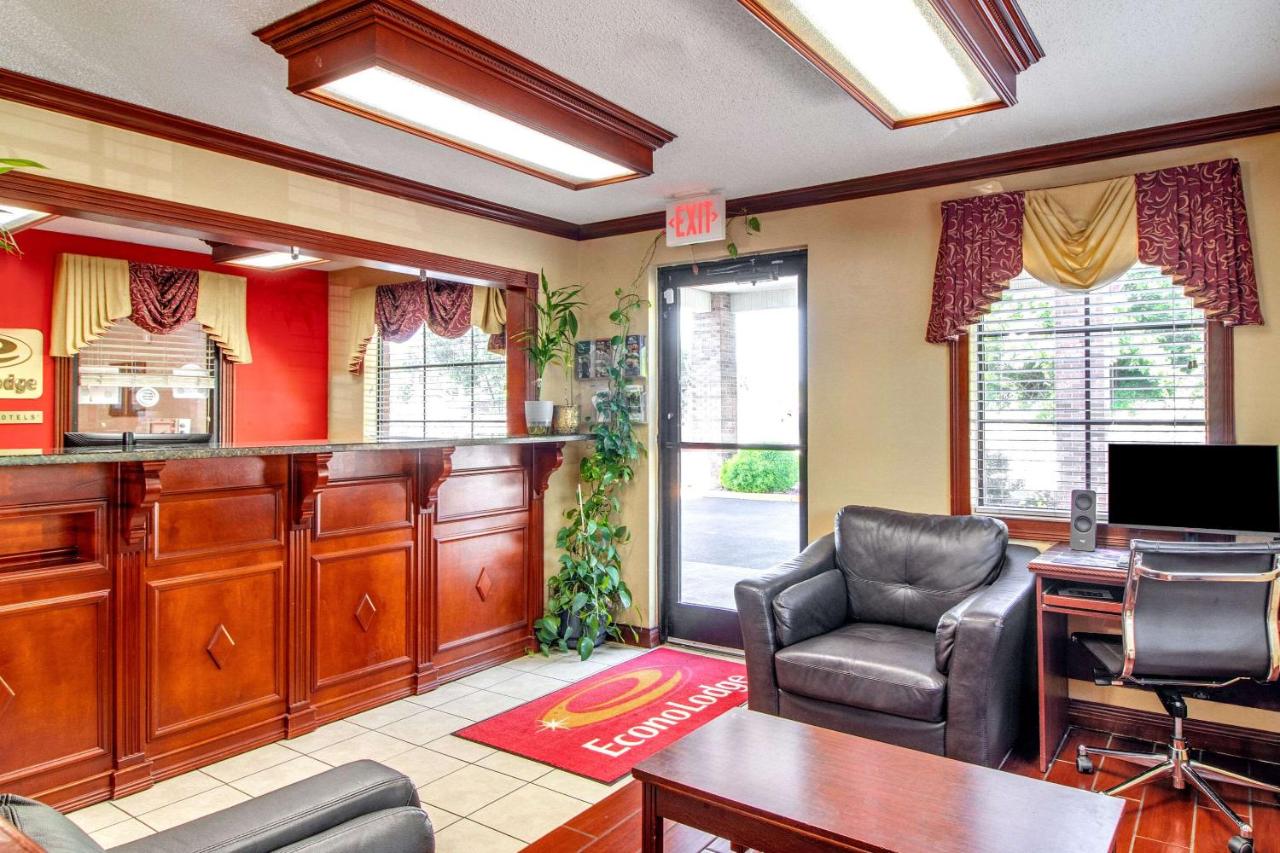  | Econo Lodge Russellville