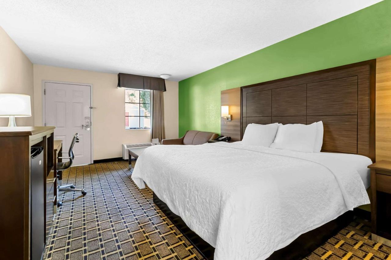 | Econo Lodge Russellville