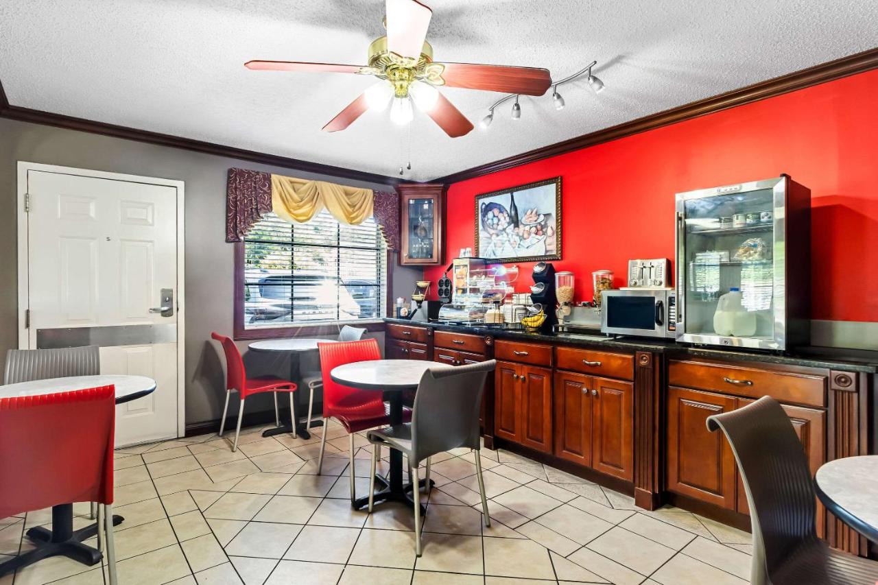 | Econo Lodge Russellville