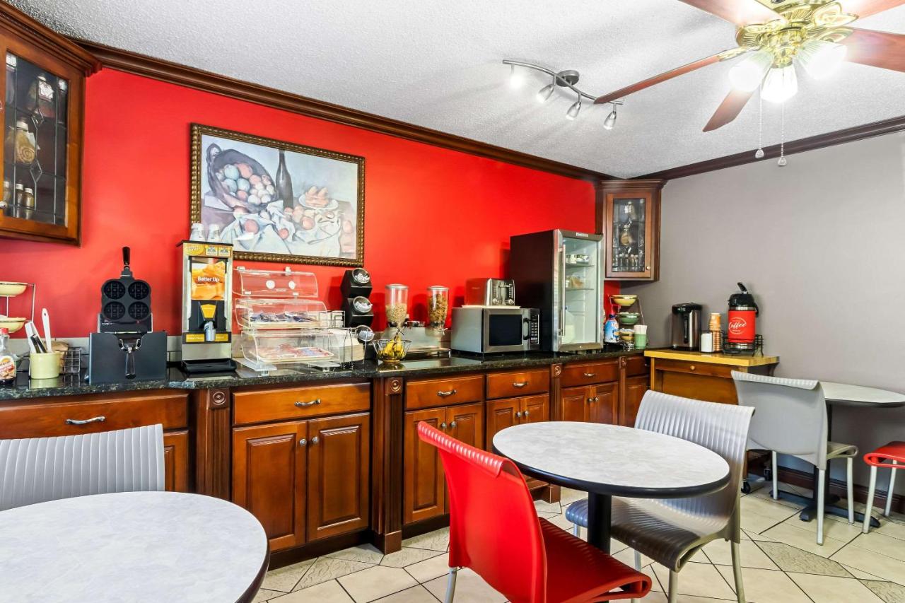 | Econo Lodge Russellville