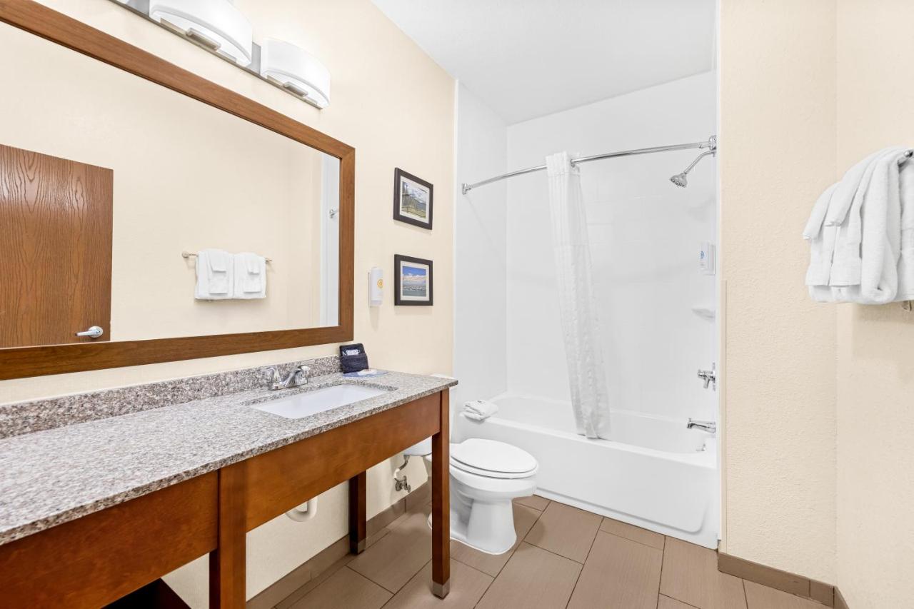 Efficiency King Room - Non-Smoking at Comfort Inn & Suites Pueblo