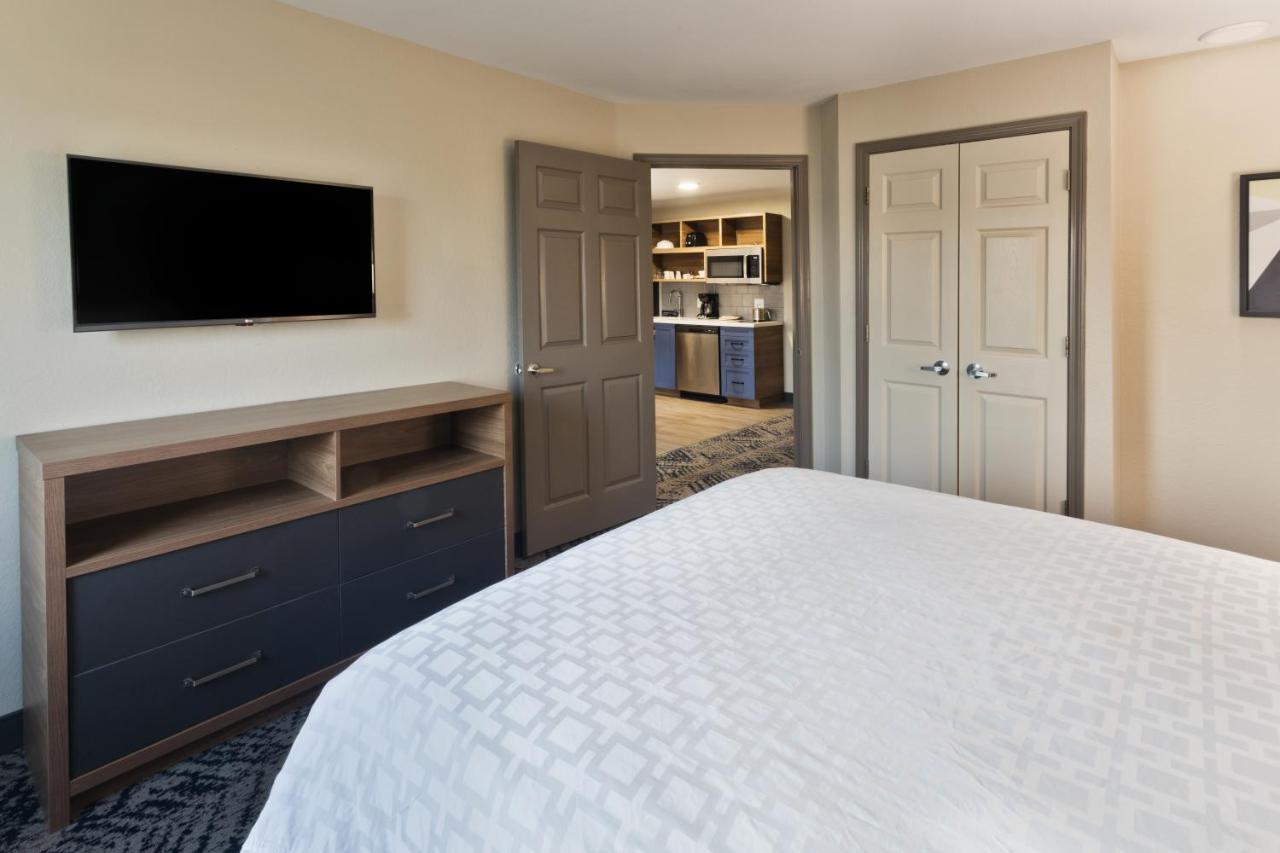 | Candlewood Suites Eastchase Park, an IHG Hotel