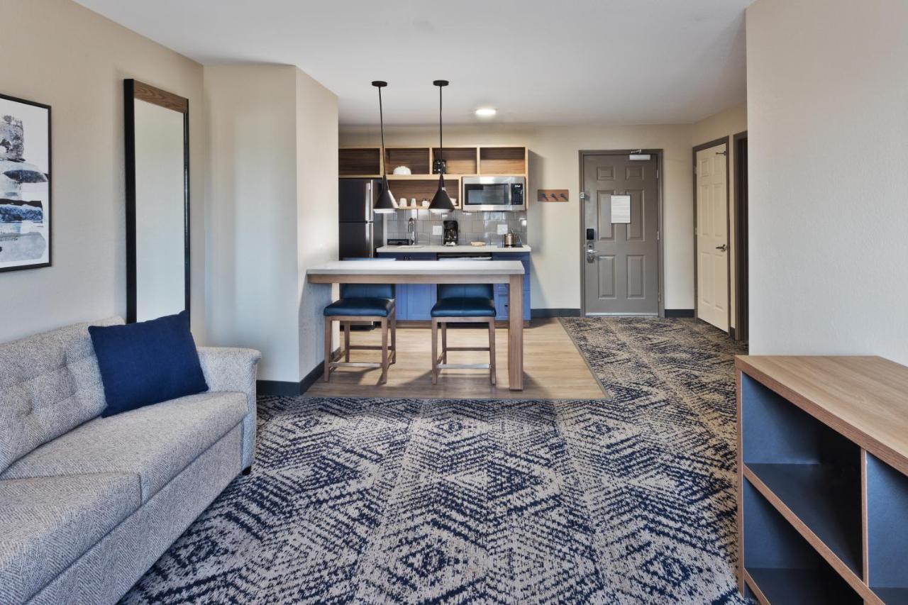 | Candlewood Suites Eastchase Park, an IHG Hotel