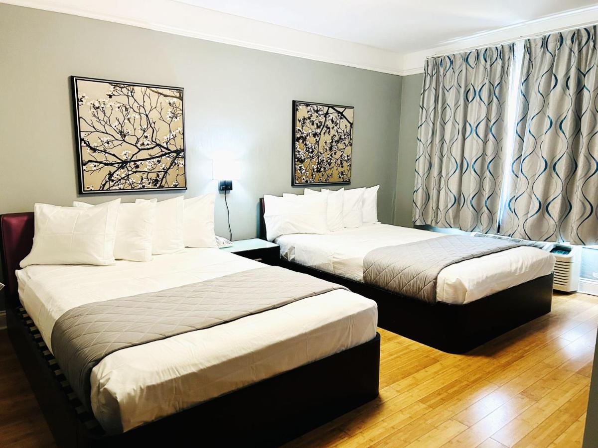 Room with Two Double Beds at Ponce De Leon Hotel