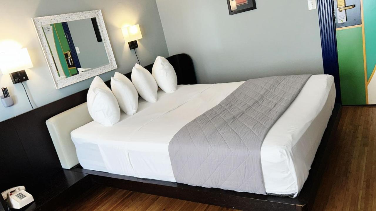 | Ponce De Leon Hotel