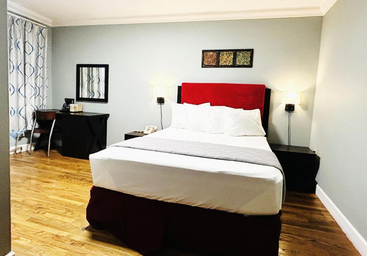 | Ponce De Leon Hotel