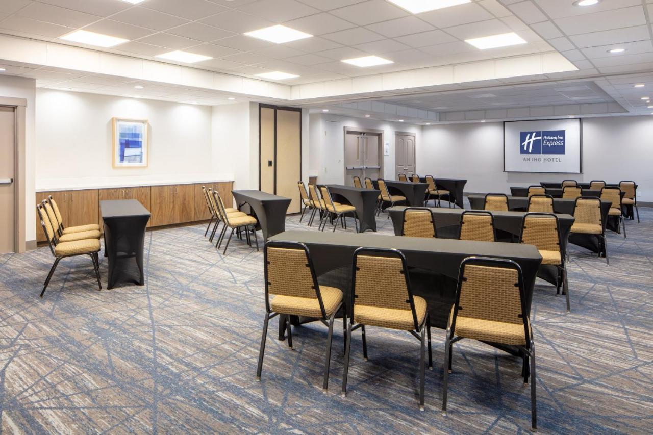 | Holiday Inn Express Turlock, an IHG Hotel