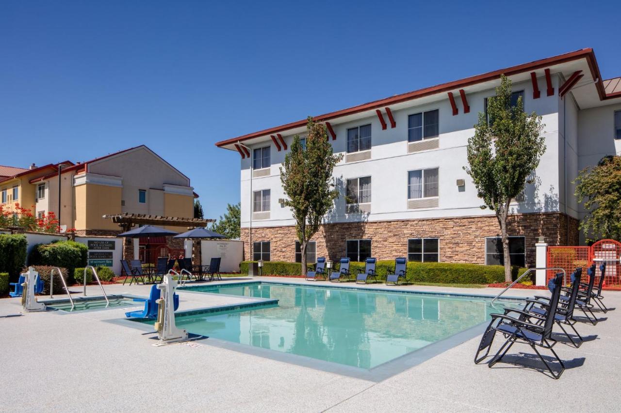 | Holiday Inn Express Turlock, an IHG Hotel