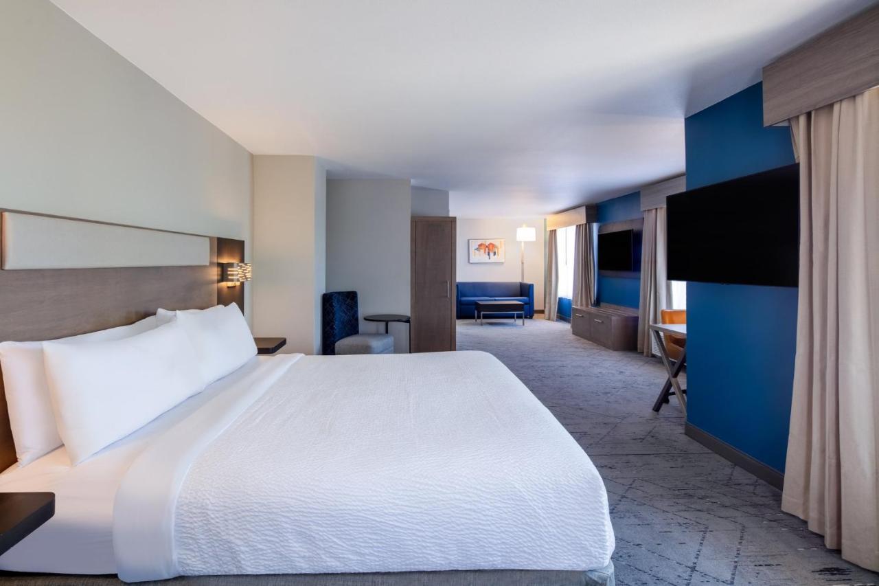 | Holiday Inn Express Turlock, an IHG Hotel
