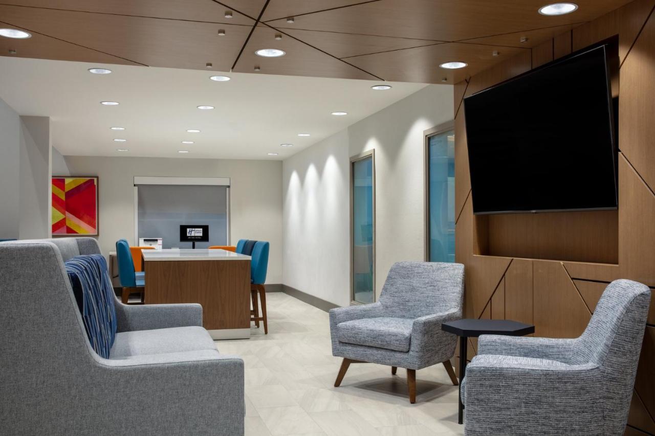 | Holiday Inn Express Turlock, an IHG Hotel