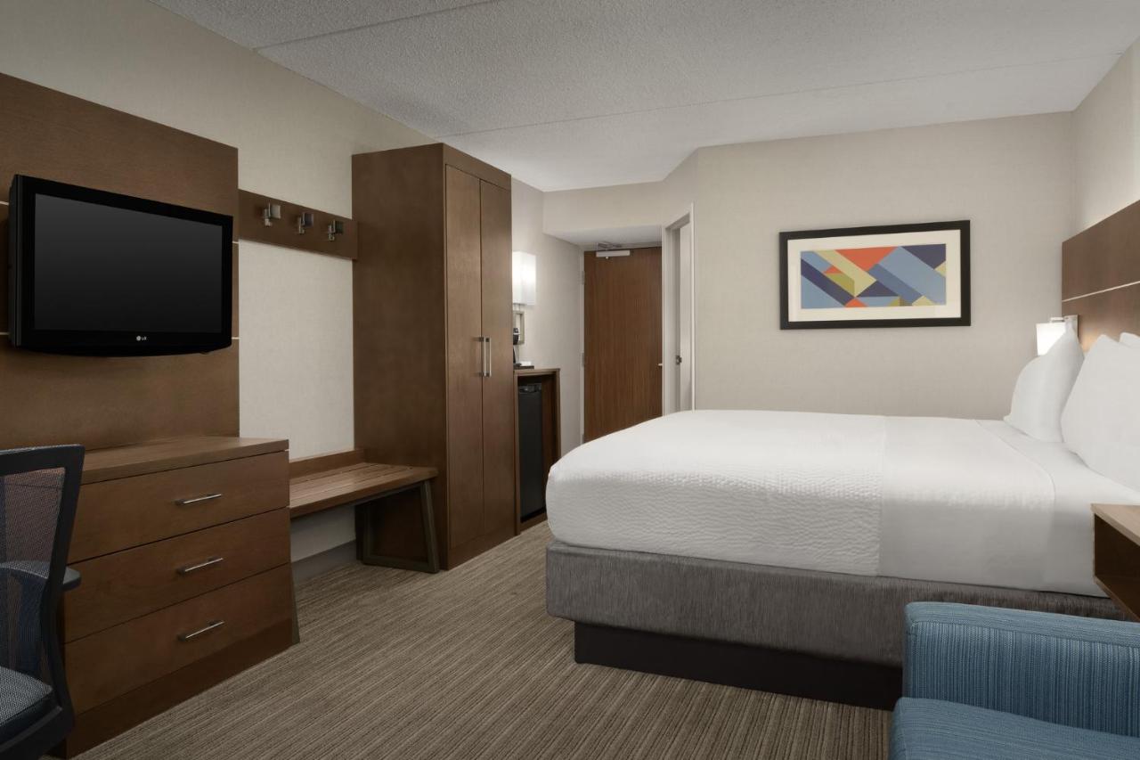 | Holiday Inn Express Andover North - Lawrence, an IHG Hotel