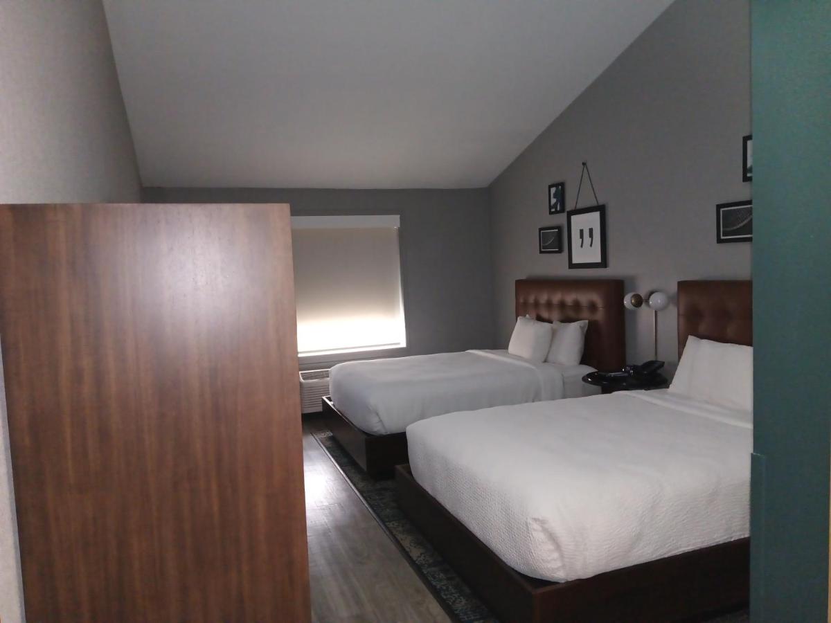 | Four Points by Sheraton Dallas Arlington Entertainment District
