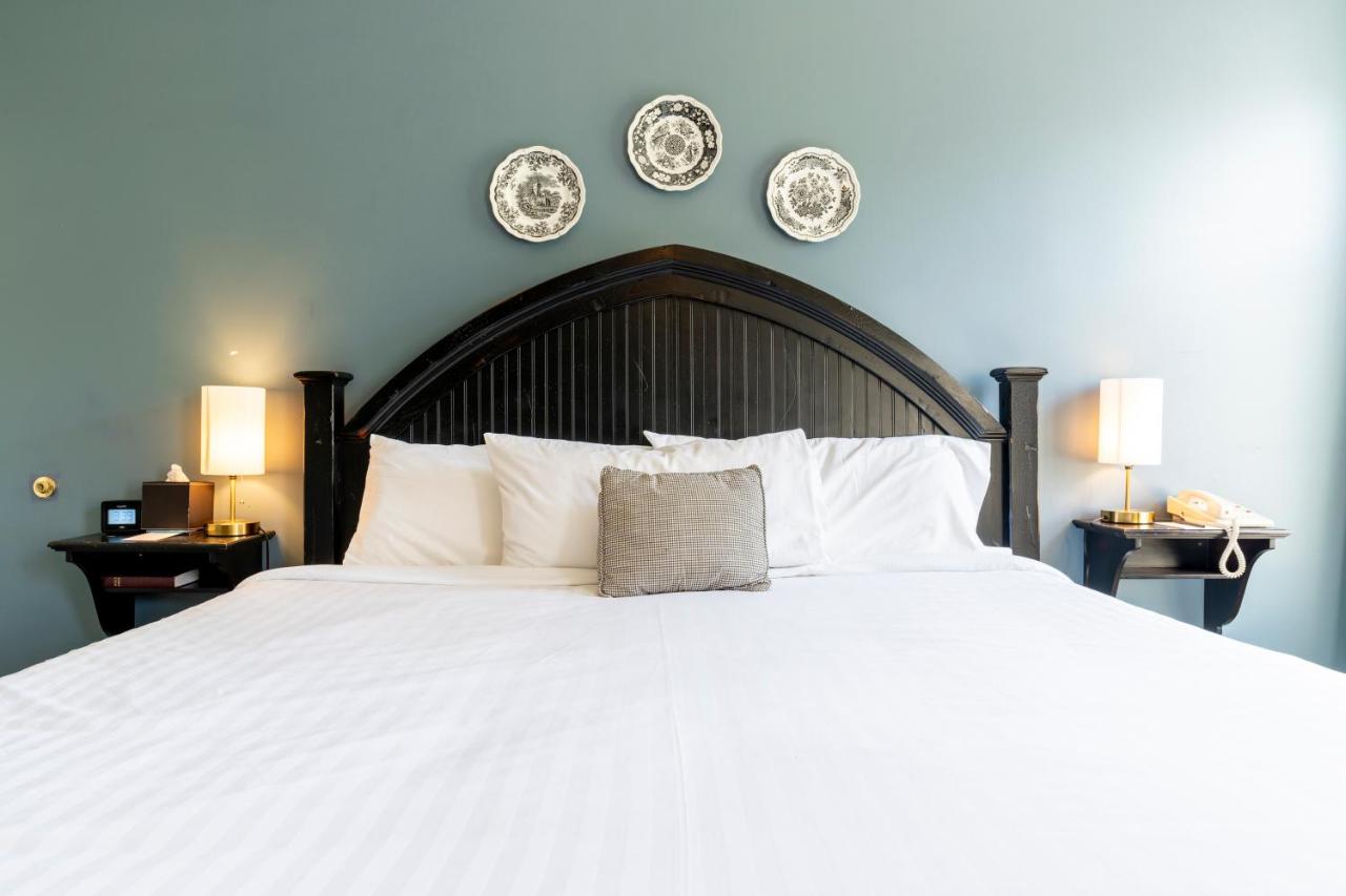 Deluxe Room at Inn on Broadway