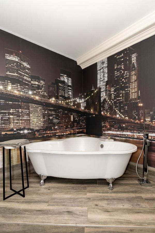 Luxury Room at Inn on Broadway