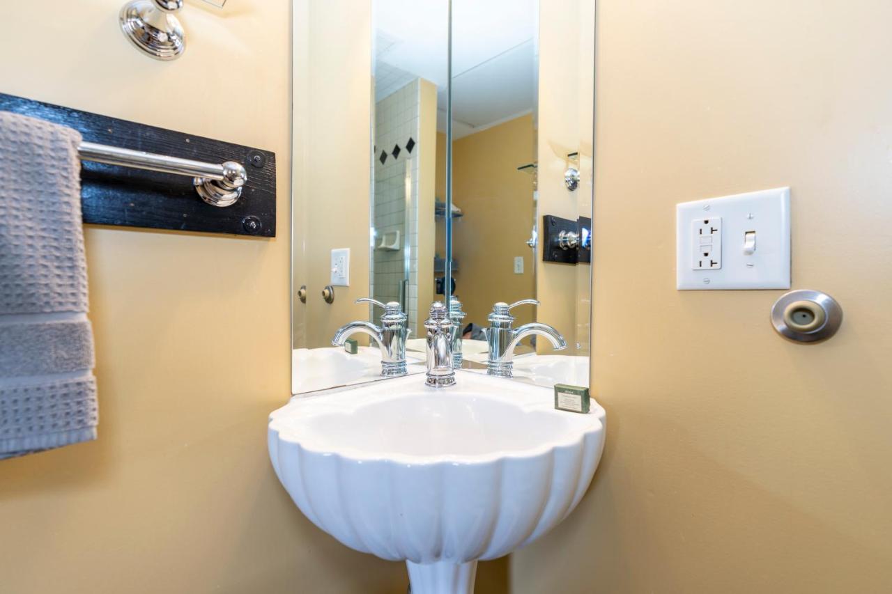Standard Room at Inn on Broadway