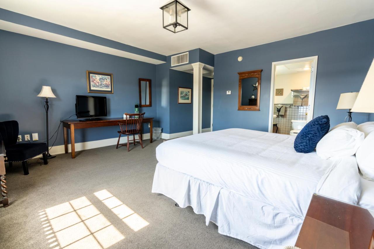 Standard Room at Inn on Broadway