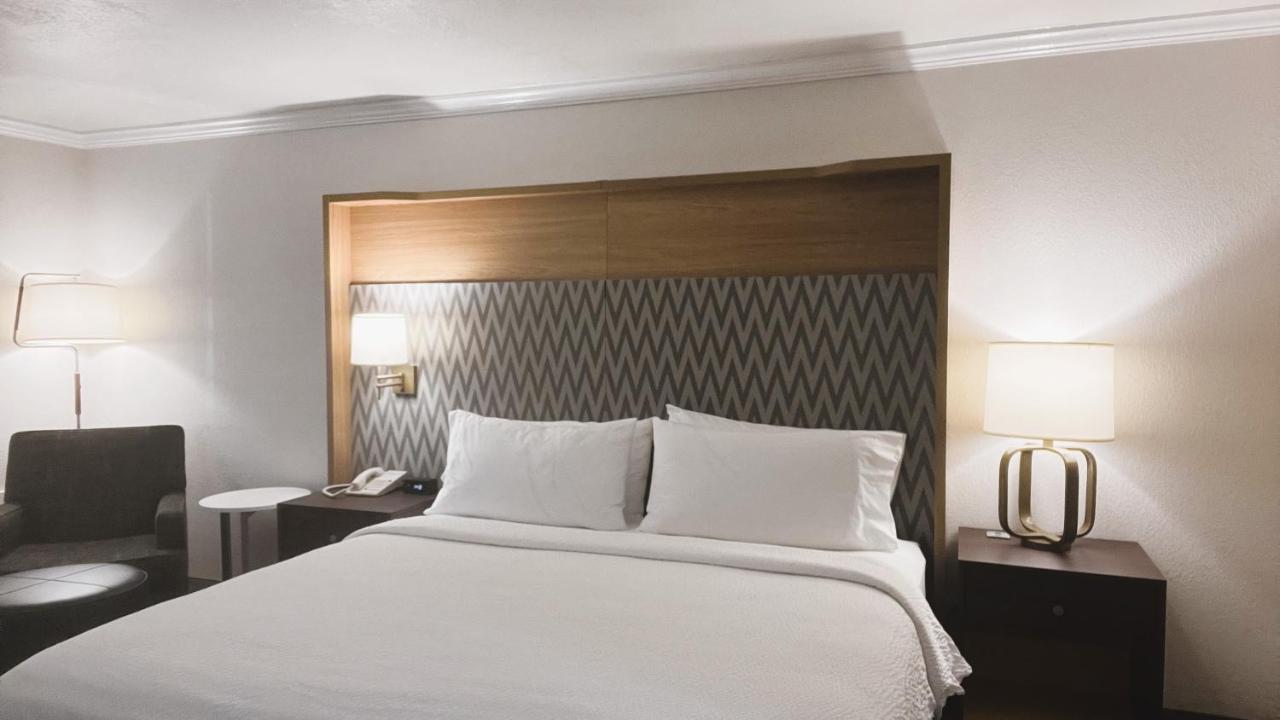 King Room - Non-Smoking at Holiday Inn Rock Springs by IHG