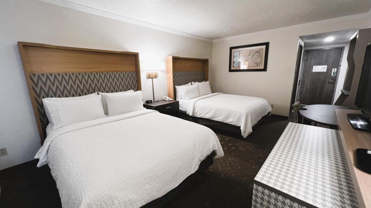 Queen Room - Non-Smoking at Holiday Inn Rock Springs by IHG