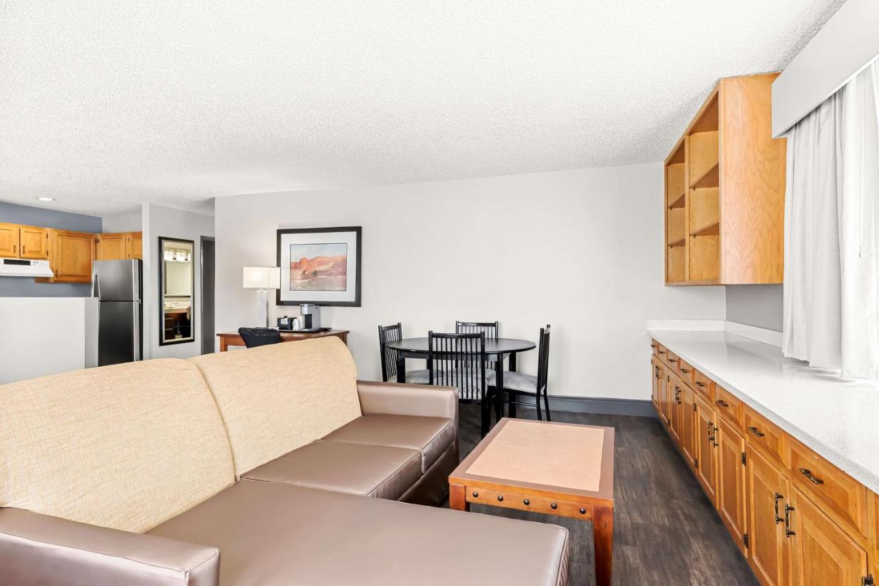 Oversized Suite with King and Queen Beds at Best Western Plus At Lake Powell
