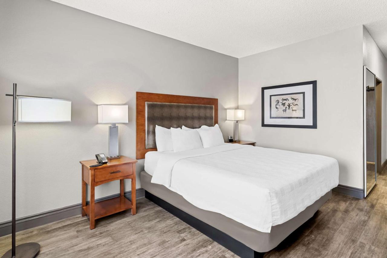 King Room with Bath Tub - Mobility Accessible/Non-Smoking at Best Western Plus At Lake Powell