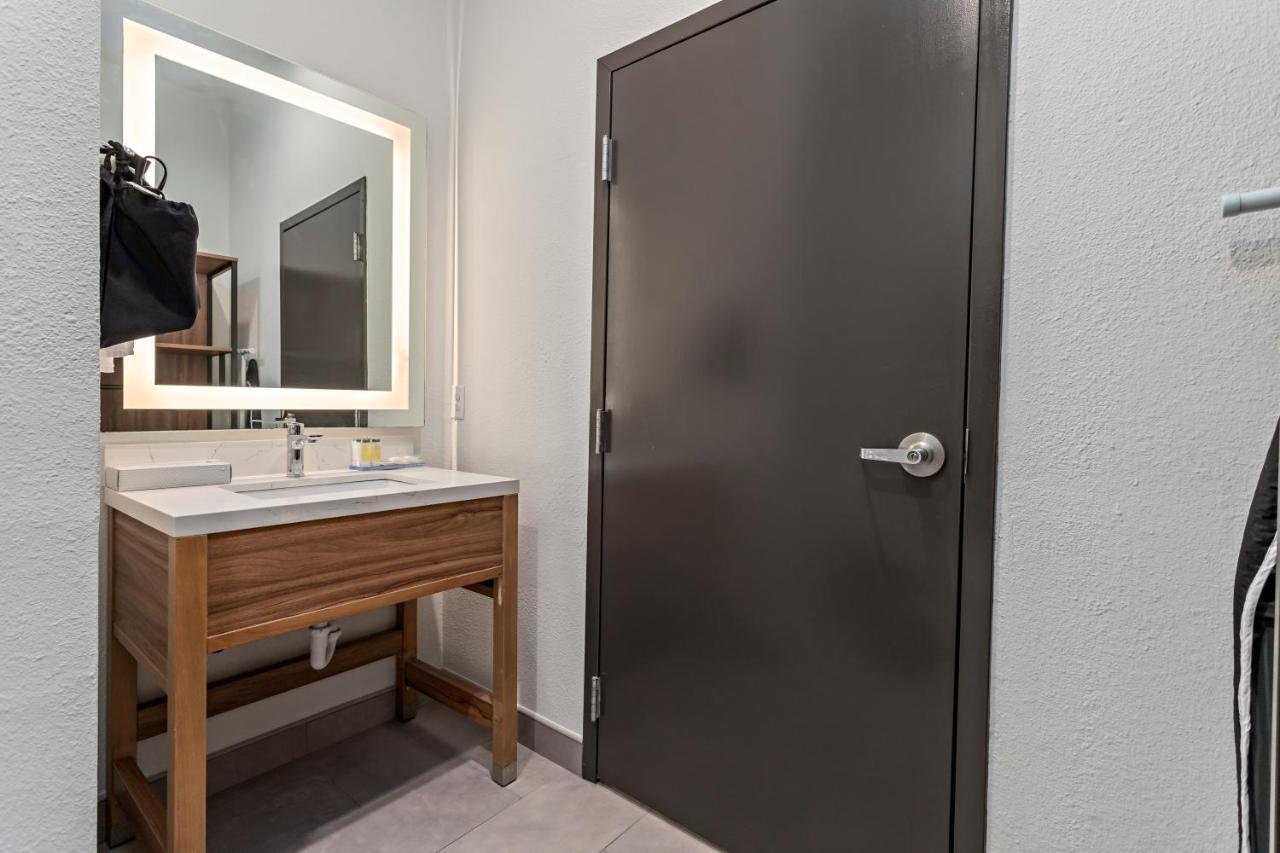 | Americas Best Value Inn & Suites Port Arthur
