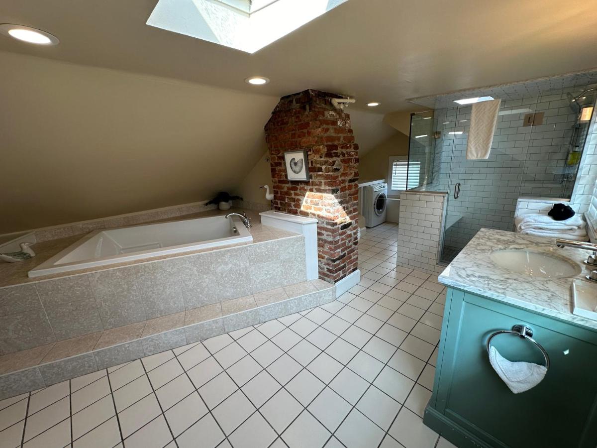 | Beautiful Home Historic Spring St