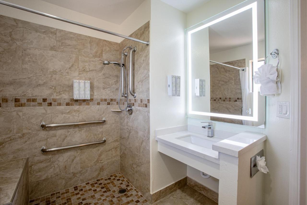 King Room - Disability Access - Non-Smoking at GreenTree Inn Sedona