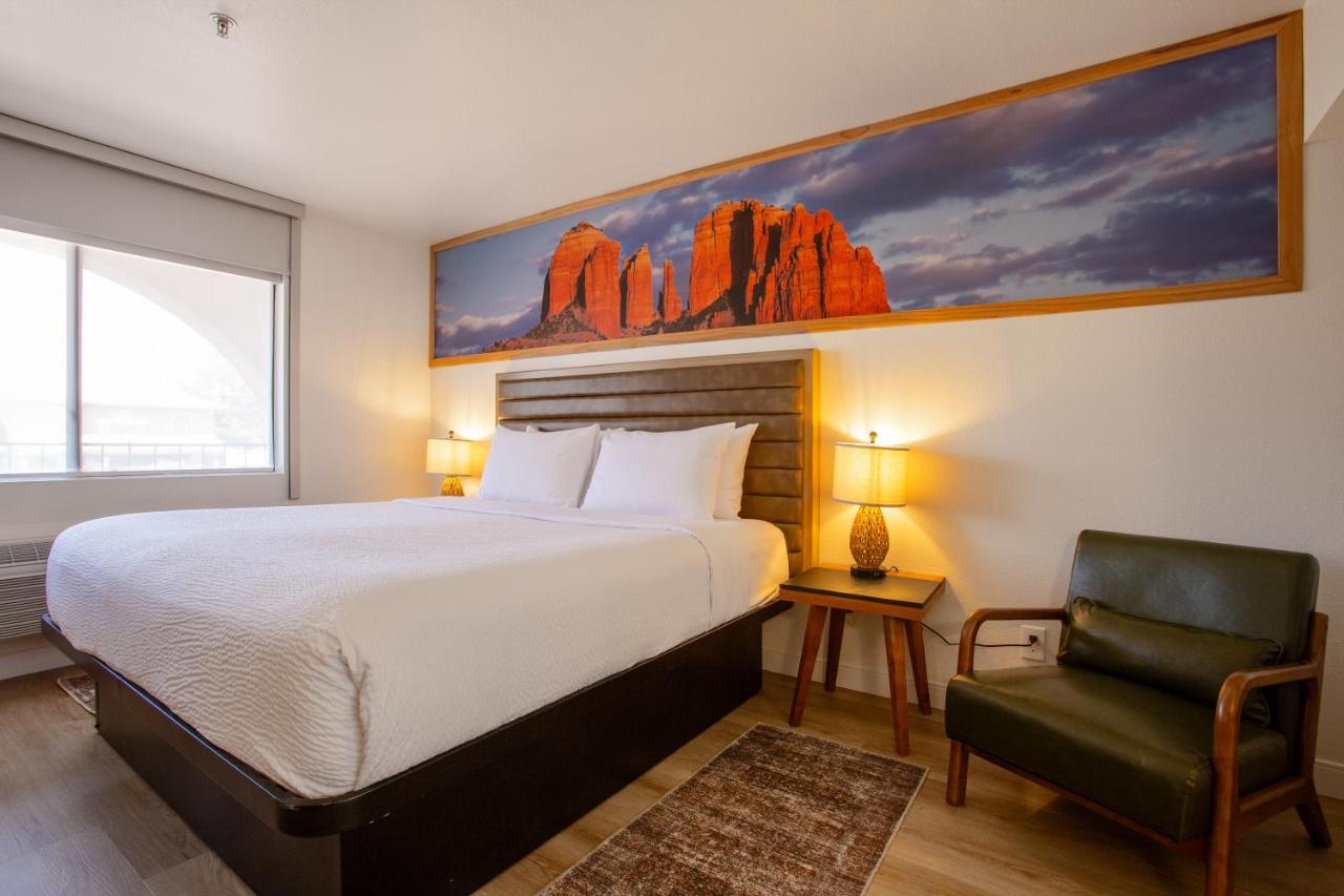 King Room - Disability Access - Non-Smoking at GreenTree Inn Sedona
