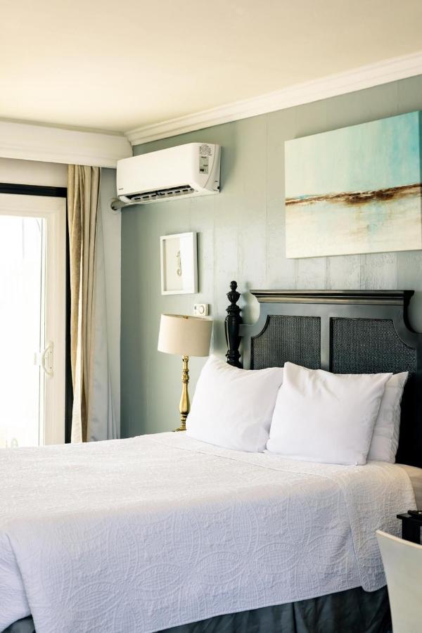 | Seaside Laguna Inn & Suites