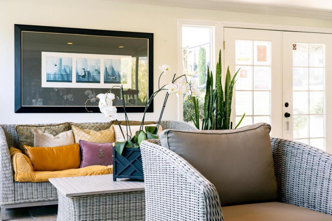 | Seaside Laguna Inn & Suites