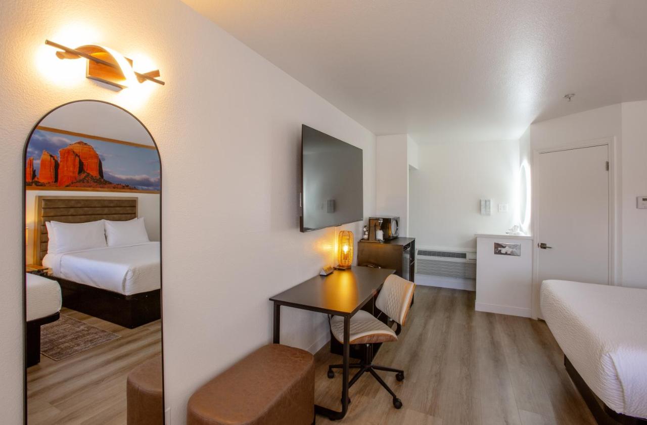 Double Room with Two Double Beds - Non-Smoking at GreenTree Inn Sedona